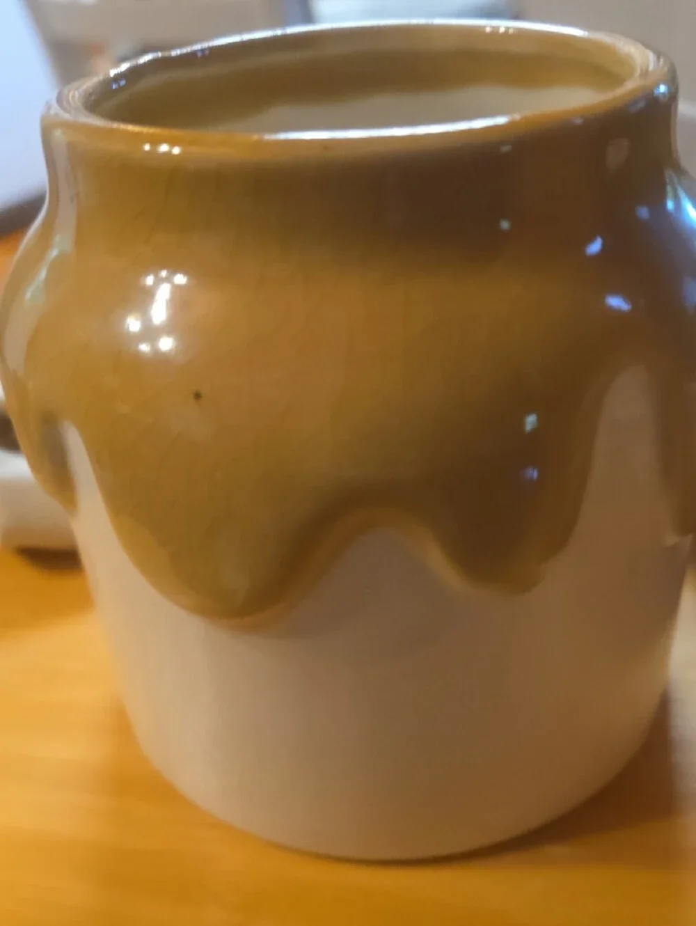 Cream Ceramic Honey Jar with Honey Drip Glaze Marked Teleflora 1981 Japan. 4½